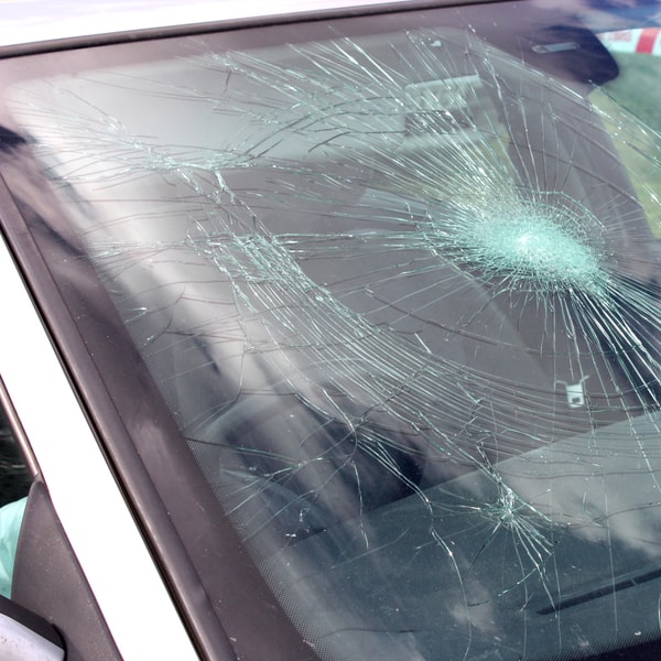 what auto glass replacement company to contact and what is the price cost to fix broken windshield  in Florida